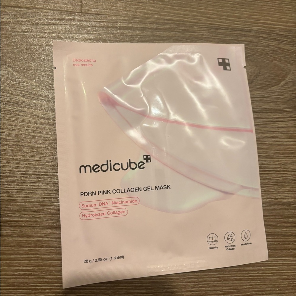 Medicube Zero Pore Pad and Pore Pink Collagen Gel Mask Bundle - UNOPENED - Picture 3 of 5